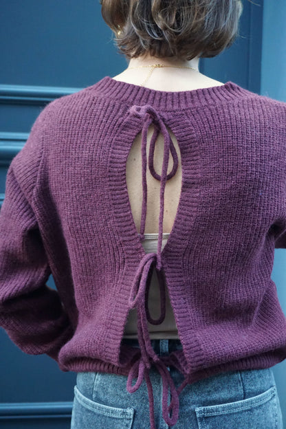 Pull bordeaux à nœuds
