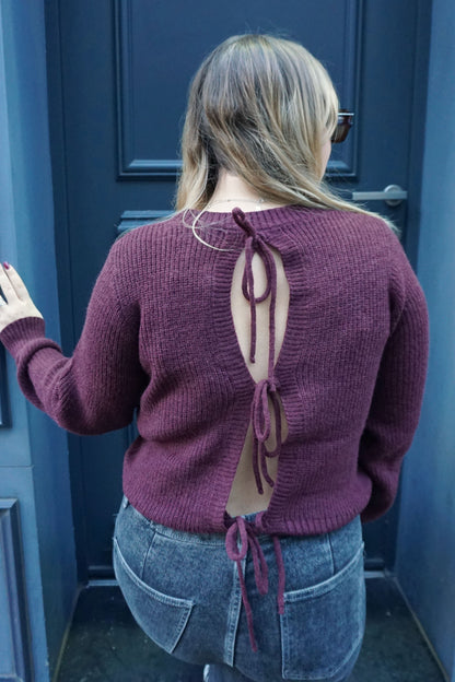 Pull bordeaux à nœuds