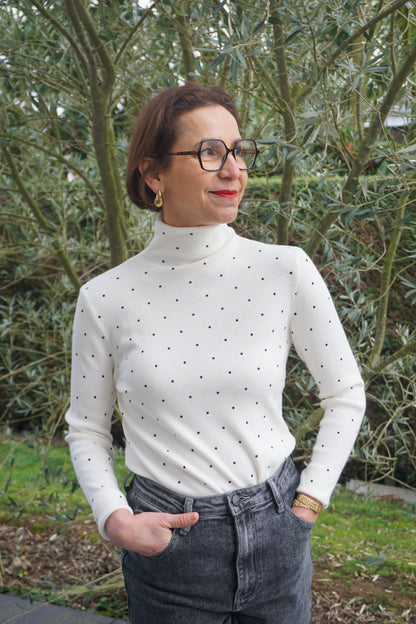 Pull col roulé crème pois noirs