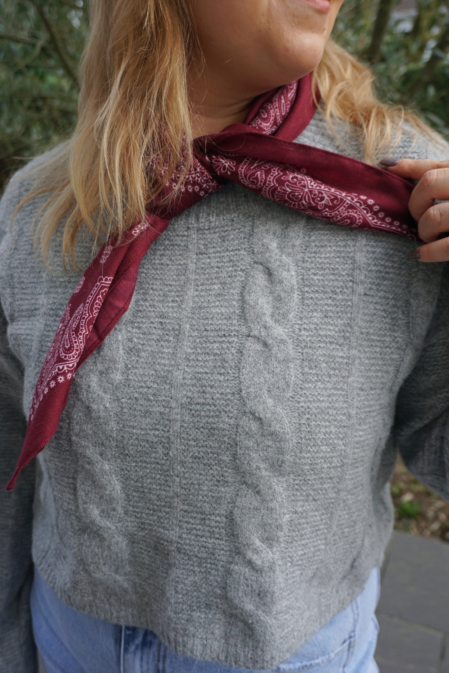 Pull gris clair maille torsadée