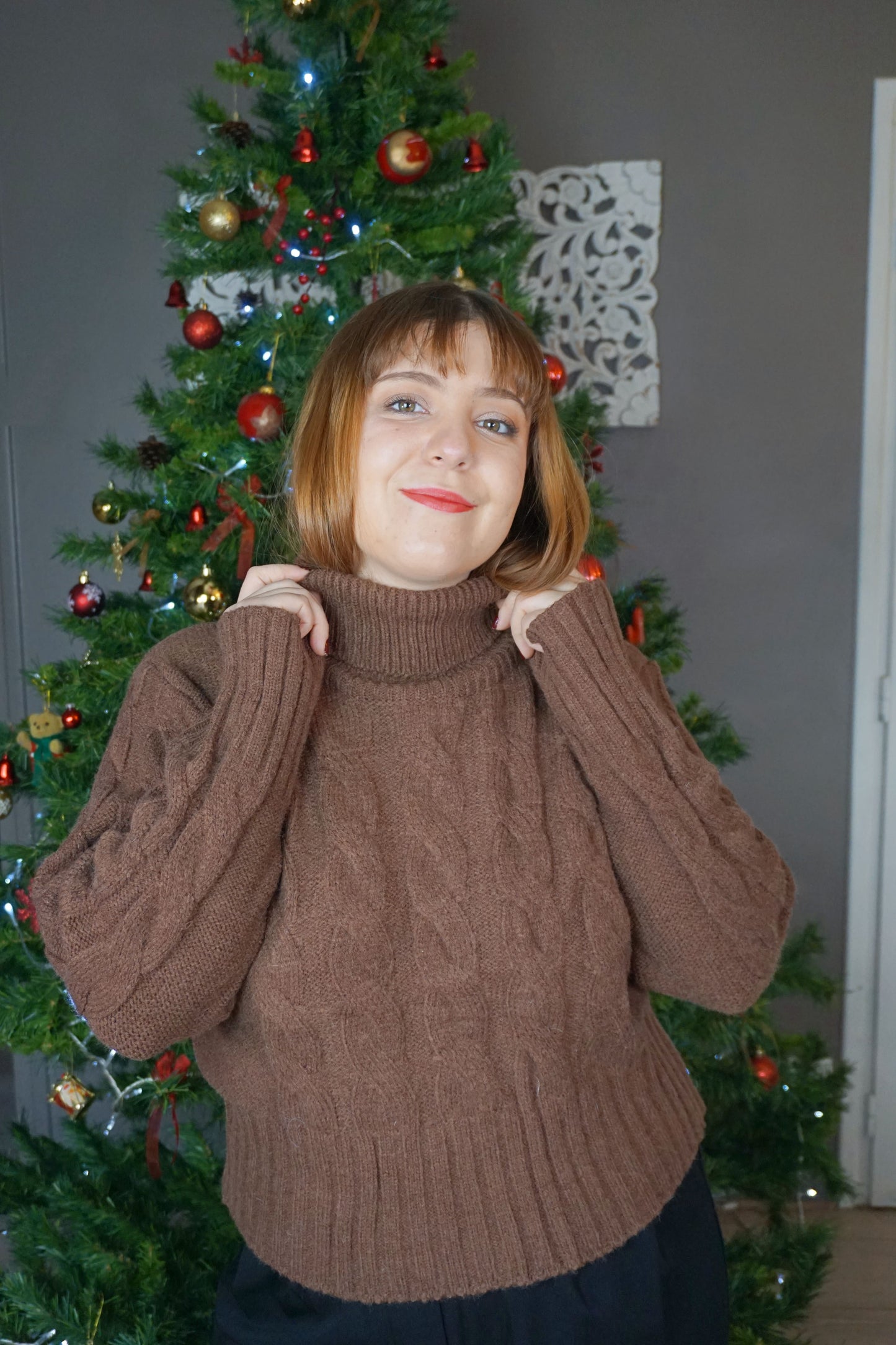 Pull marron chocolat col roulé tricot