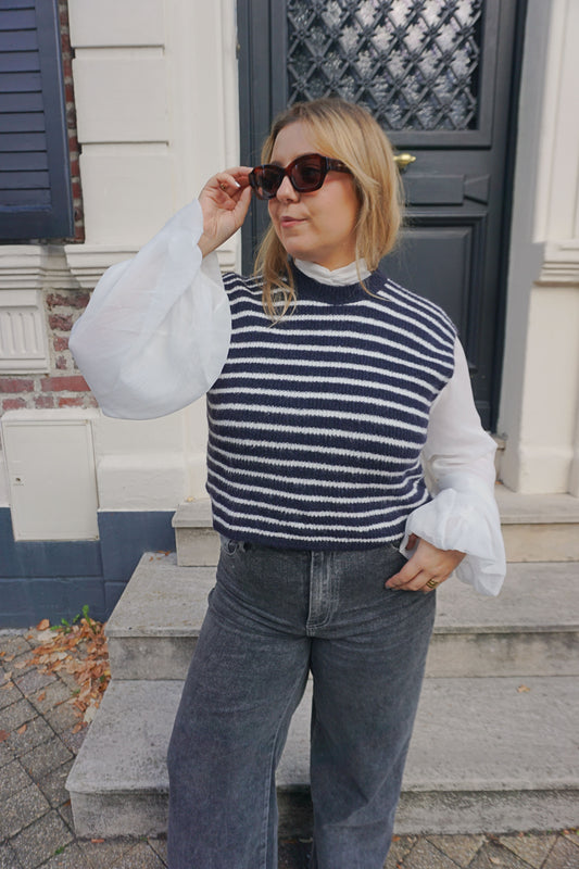 Pull sans manches rayé bleu marine