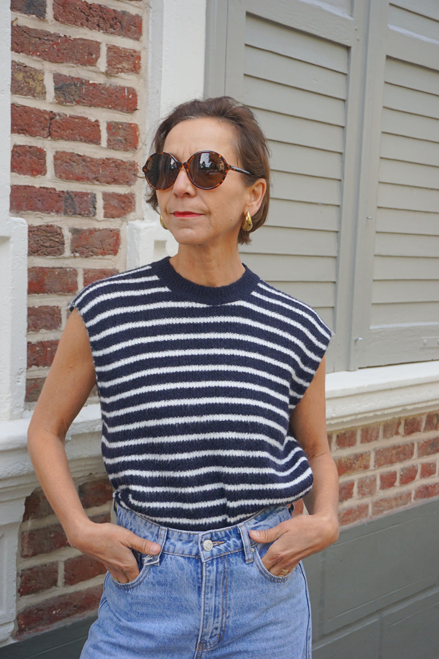 Pull sans manches rayé bleu marine