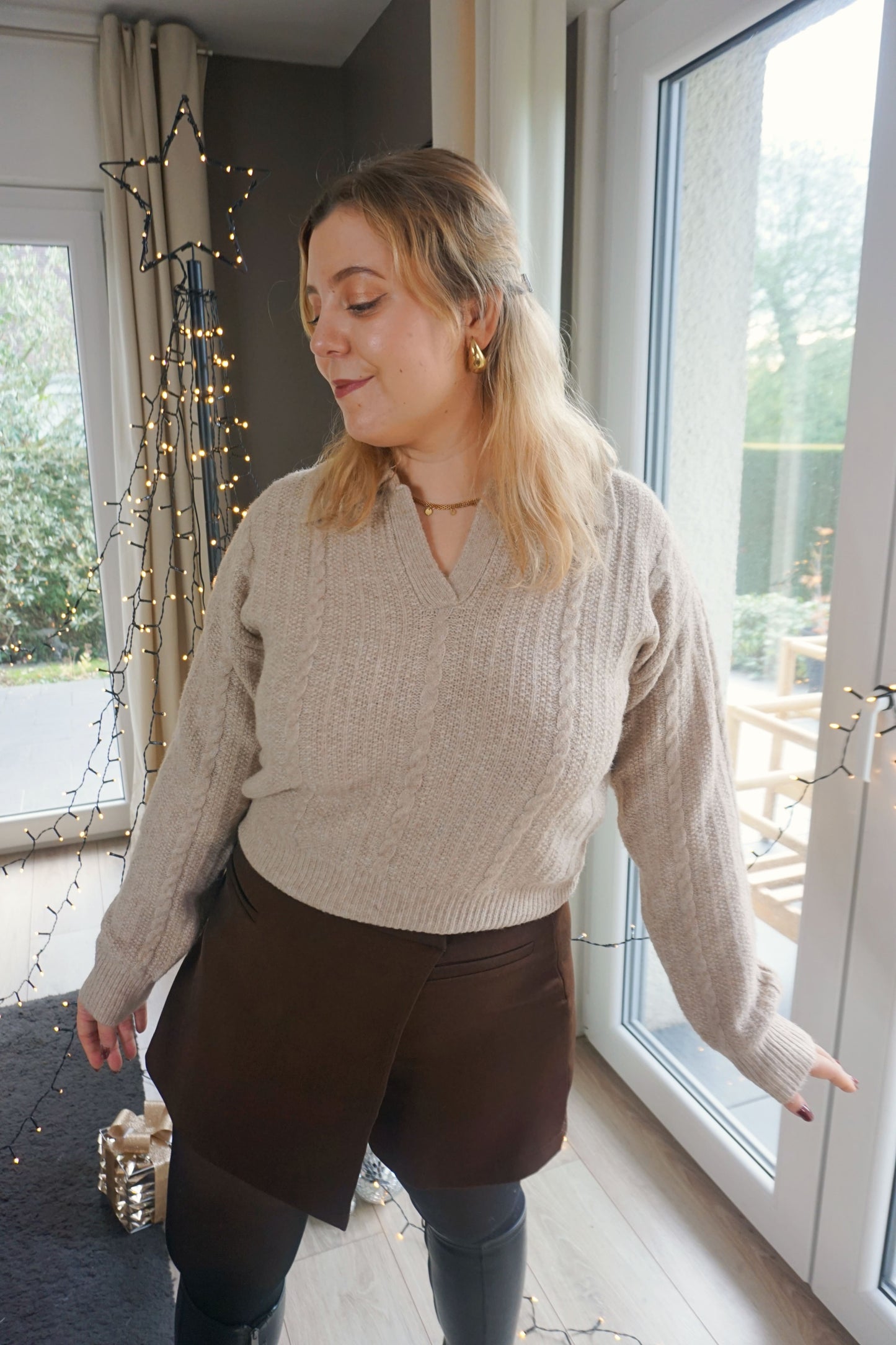 Pull tricot col V beige