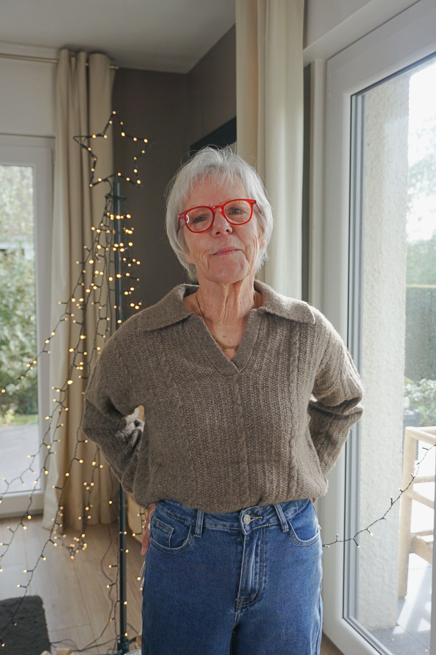 Pull tricot col V taupe foncé