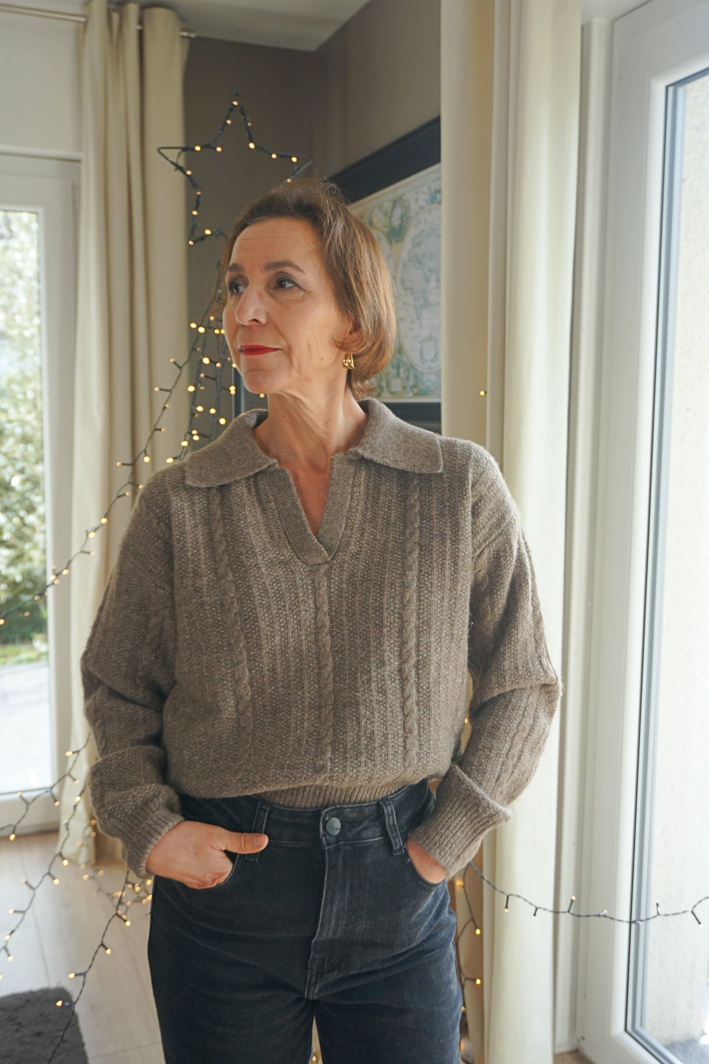 Pull tricot col V taupe foncé