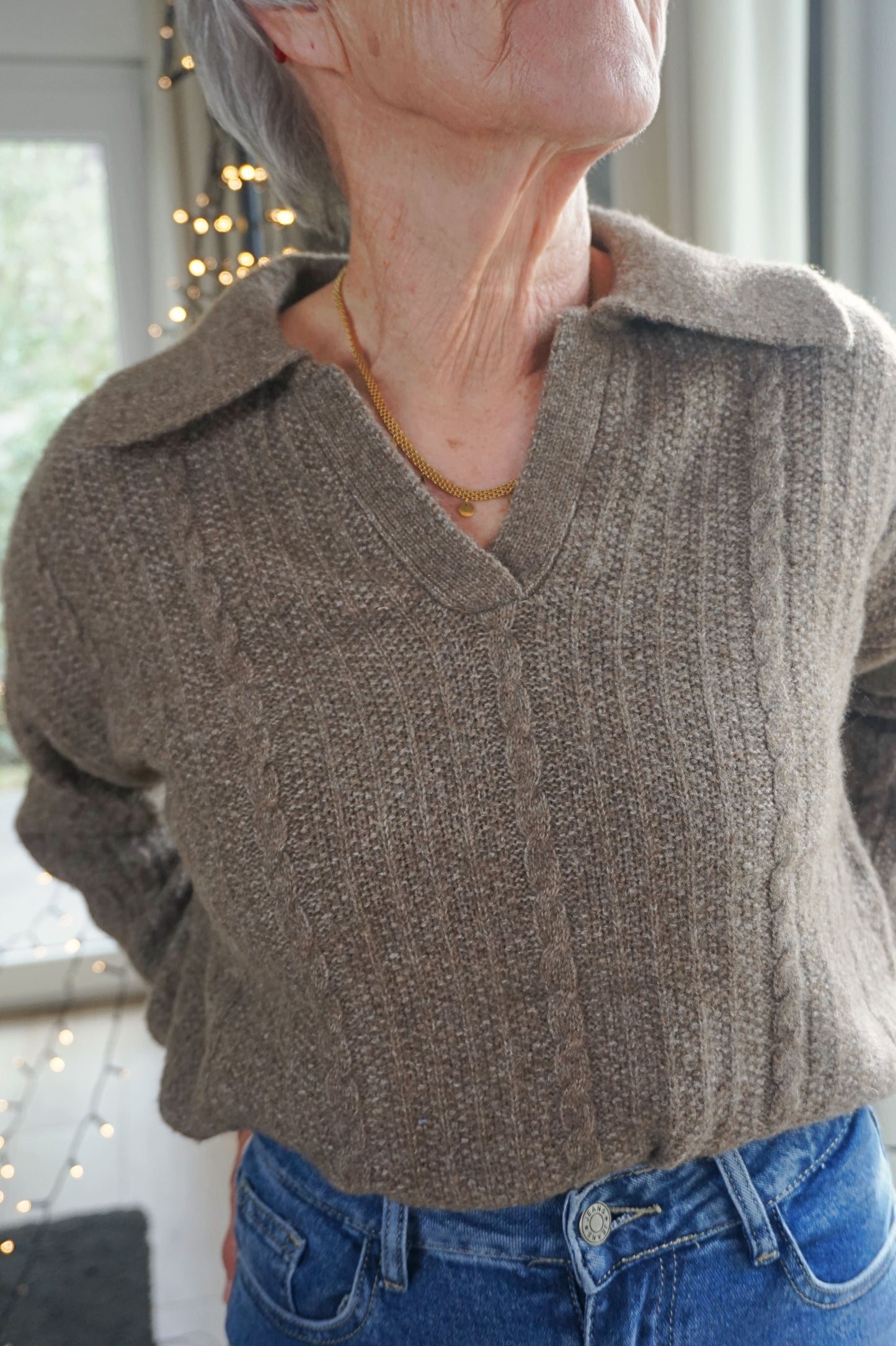 Pull tricot col V taupe foncé