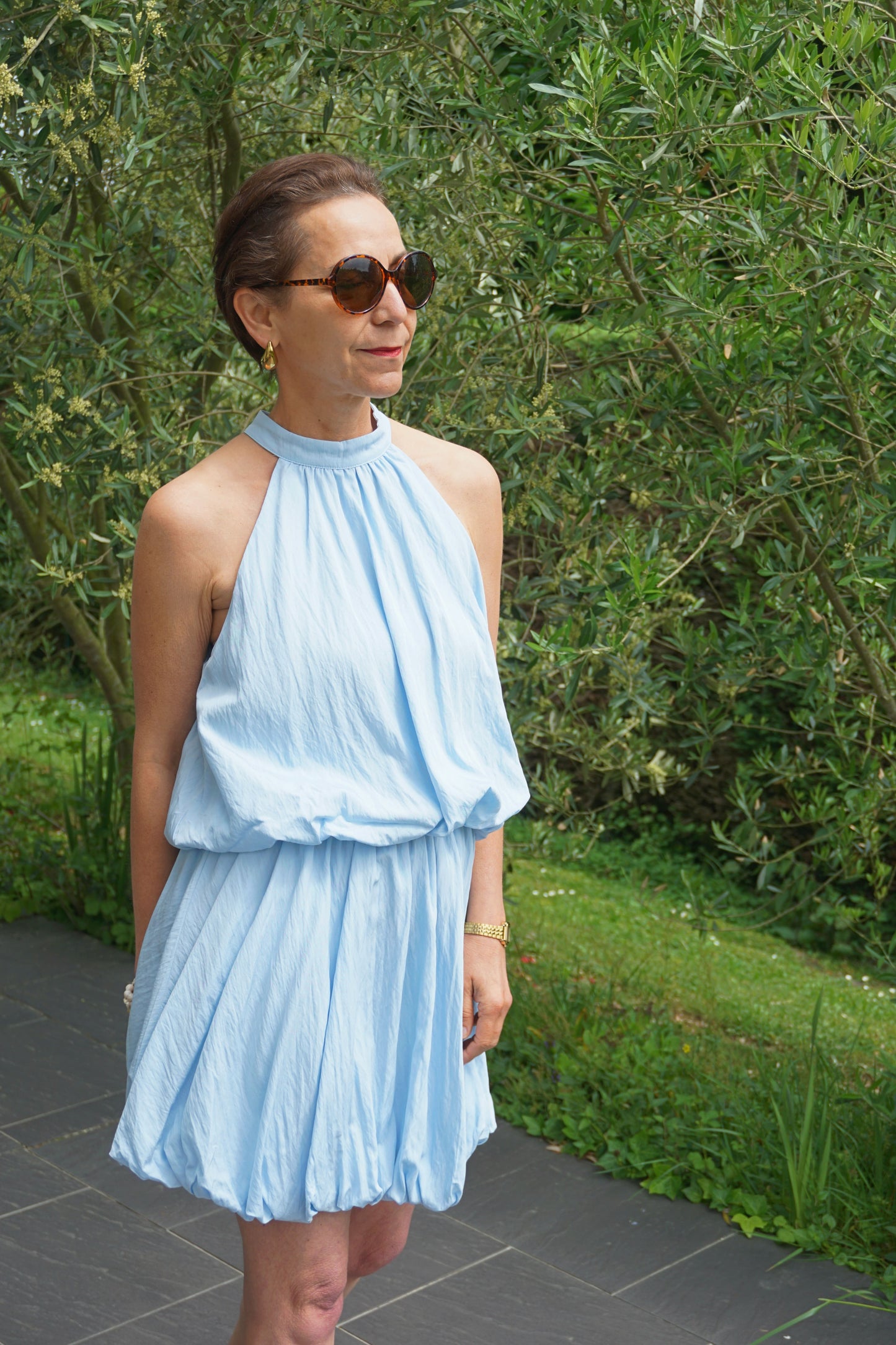 Robe bleue ciel bouffante col américain