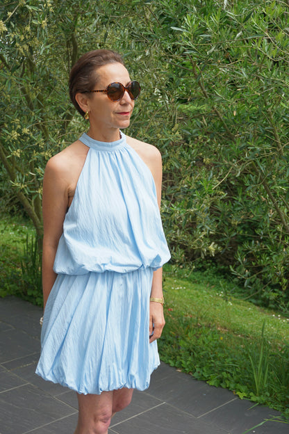 Robe bleue ciel bouffante col américain