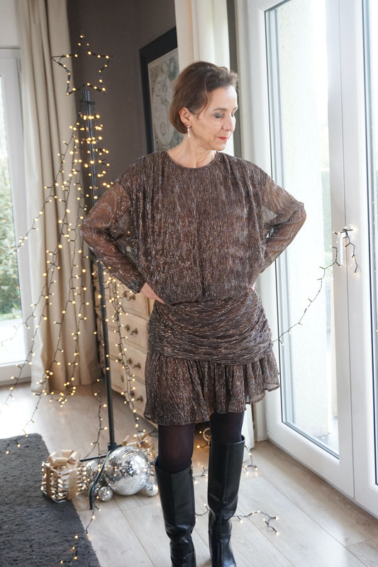 Robe drapée dorée à liseré paillettes