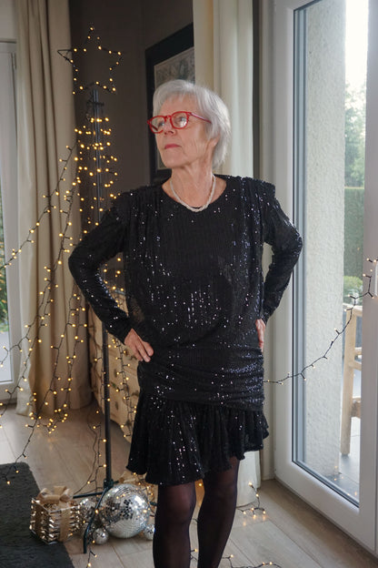 Robe drapée noire à sequins