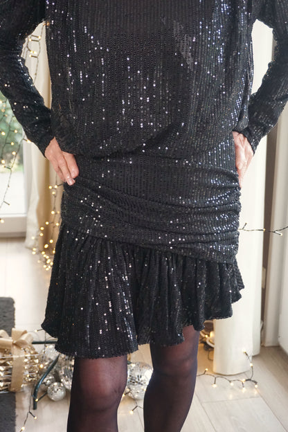 Robe drapée noire à sequins