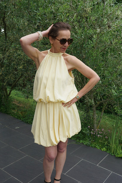 Robe jaune bouffante col américain
