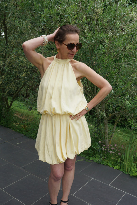 Robe jaune bouffante col américain