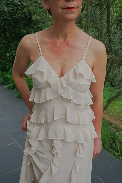 Robe longue crème à volants