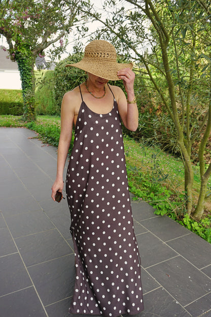 Robe longue marron à pois fines bretelles