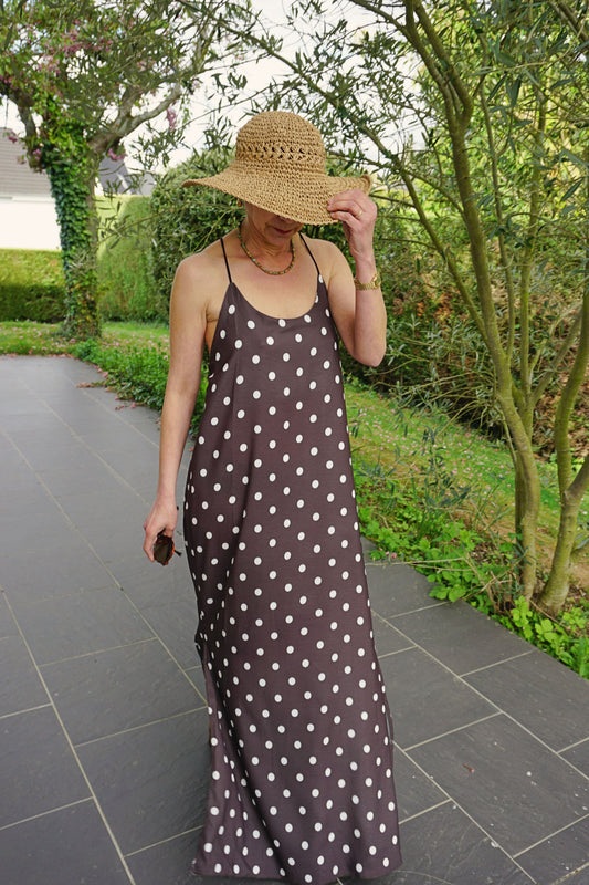 Robe longue marron à pois fines bretelles