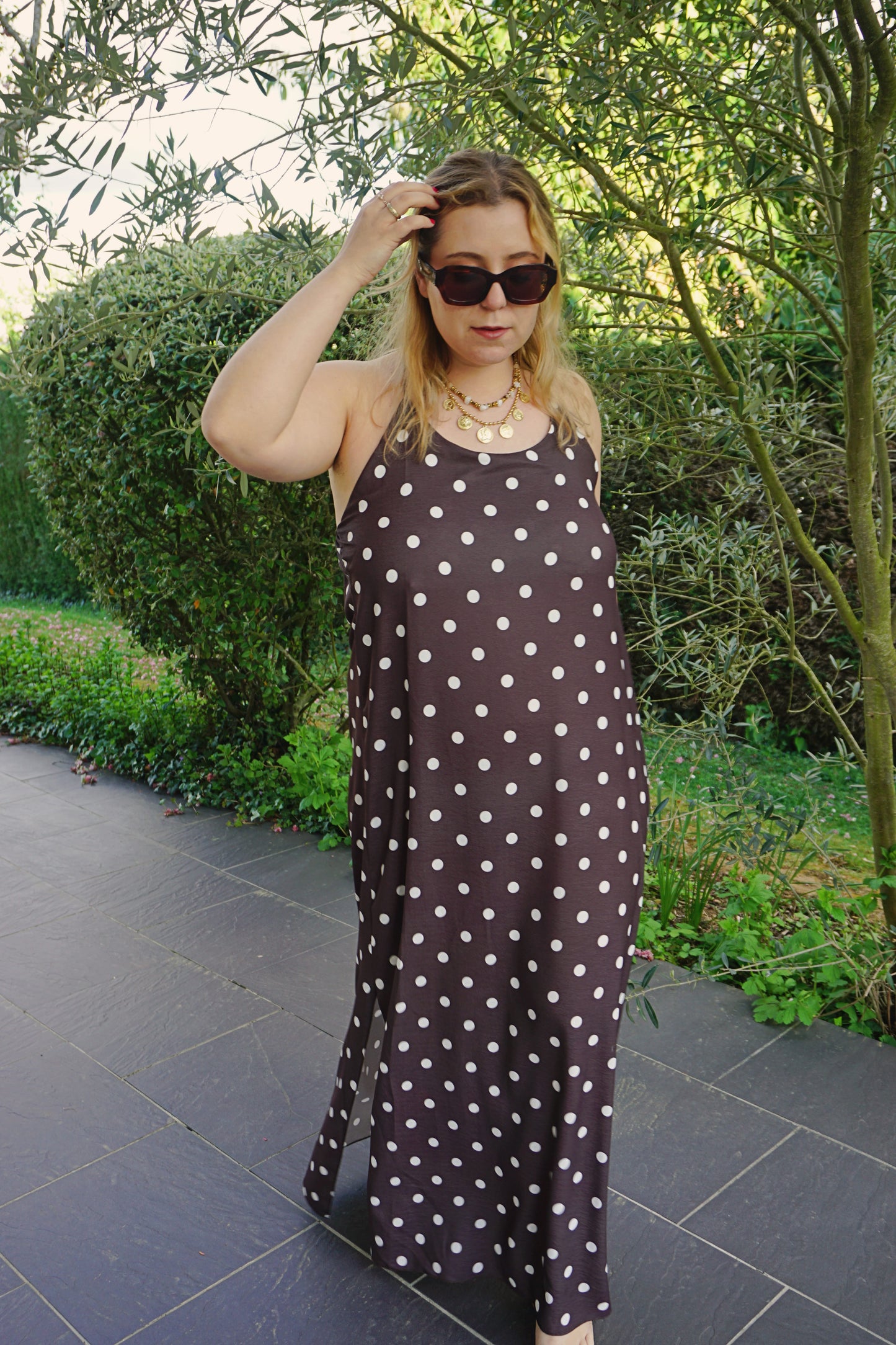 Robe longue marron à pois fines bretelles