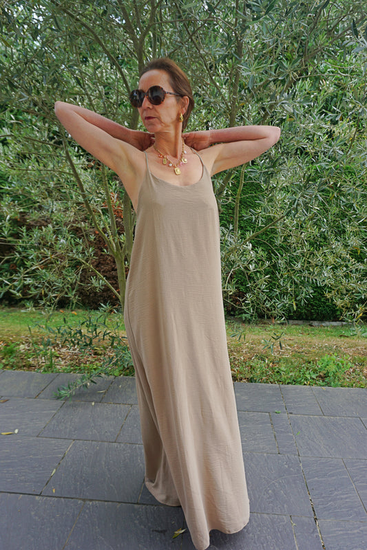 Robe longue taupe fines bretelles