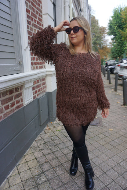 Robe marron effet plumes et paillettes