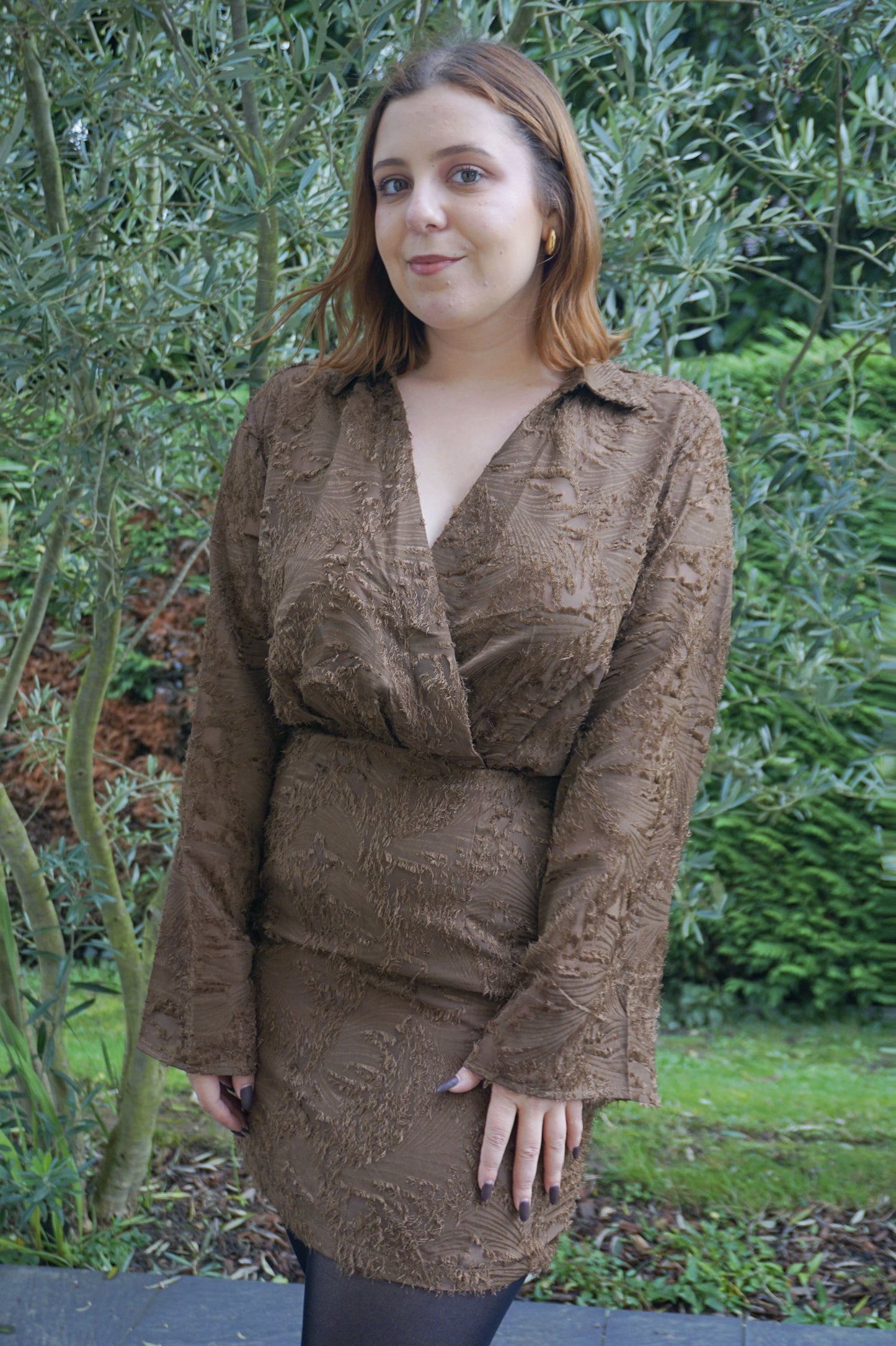 Robe marron texturée