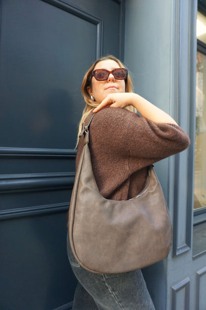 Sac demi-lune en cuir vegan marron choco