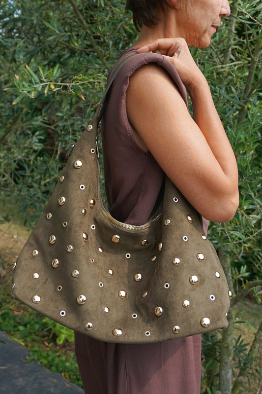 Sac kaki épaule effet daim clouté
