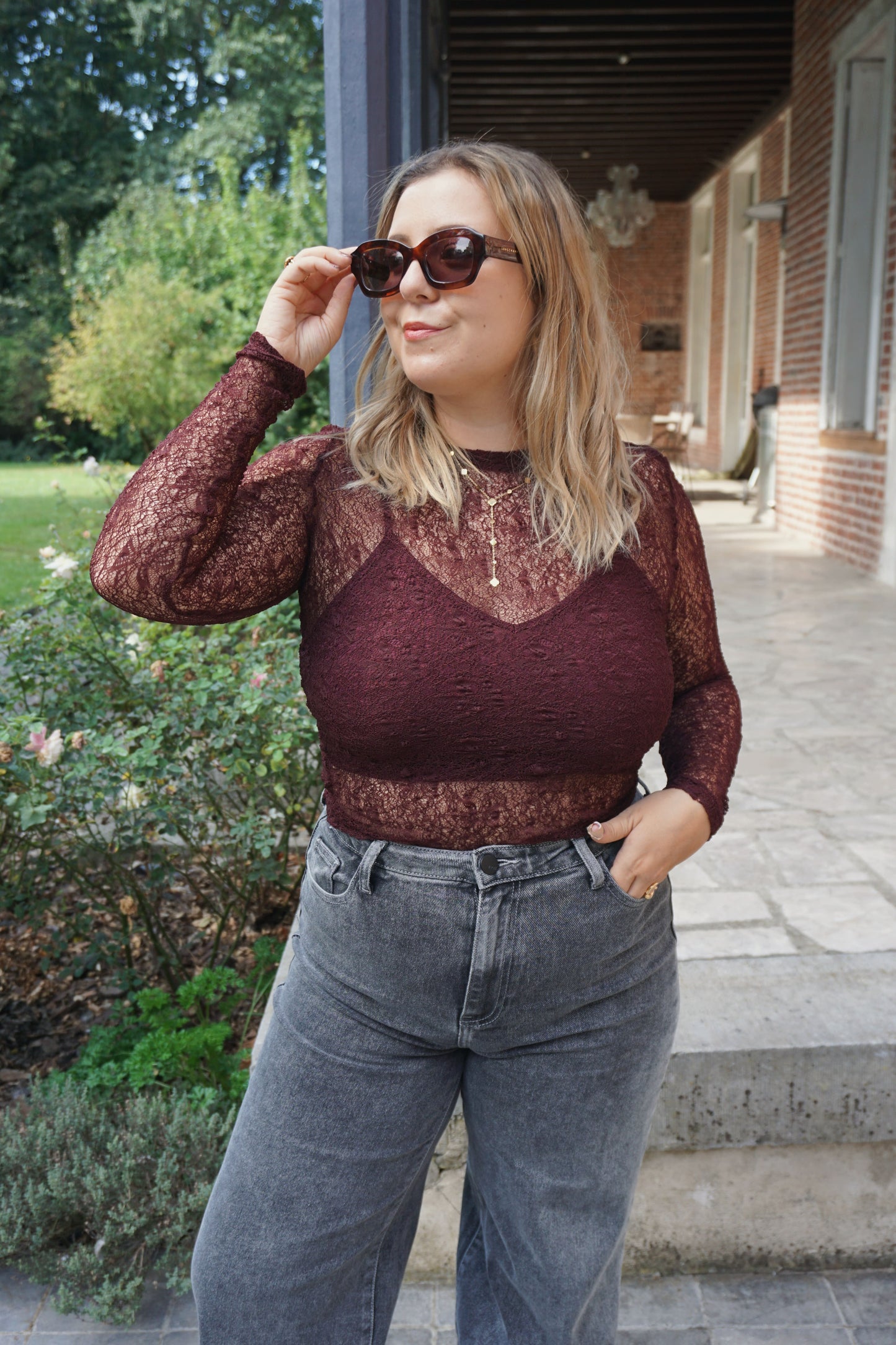 Top aubergine dentelle avec doublure