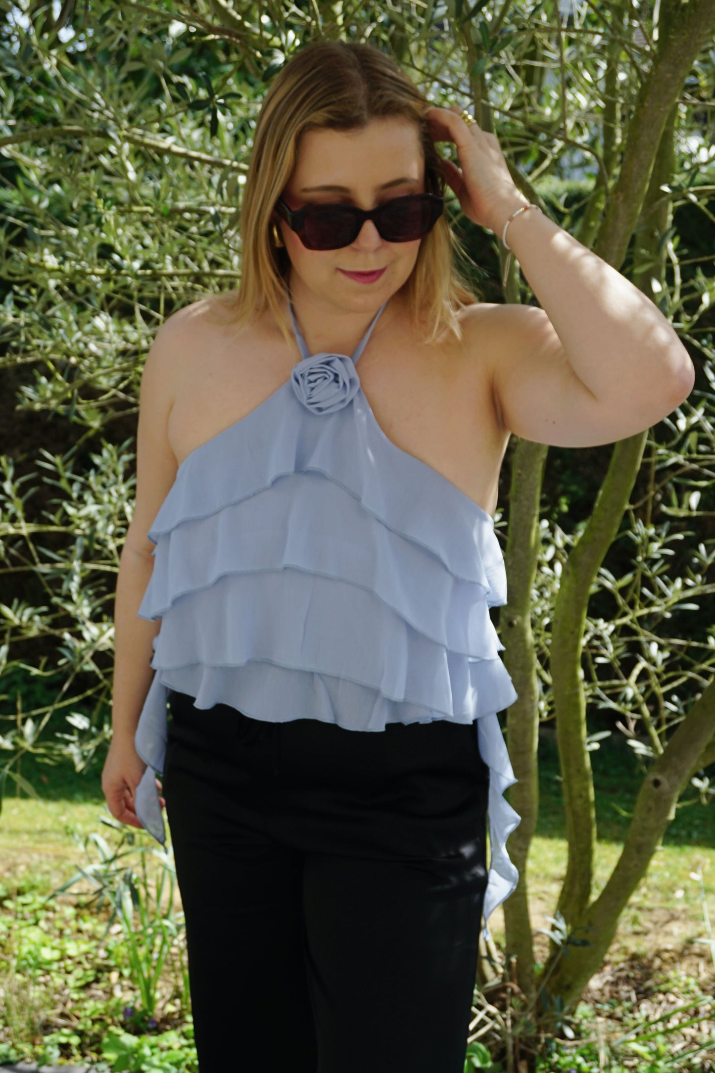 Top à volants bleu fleur