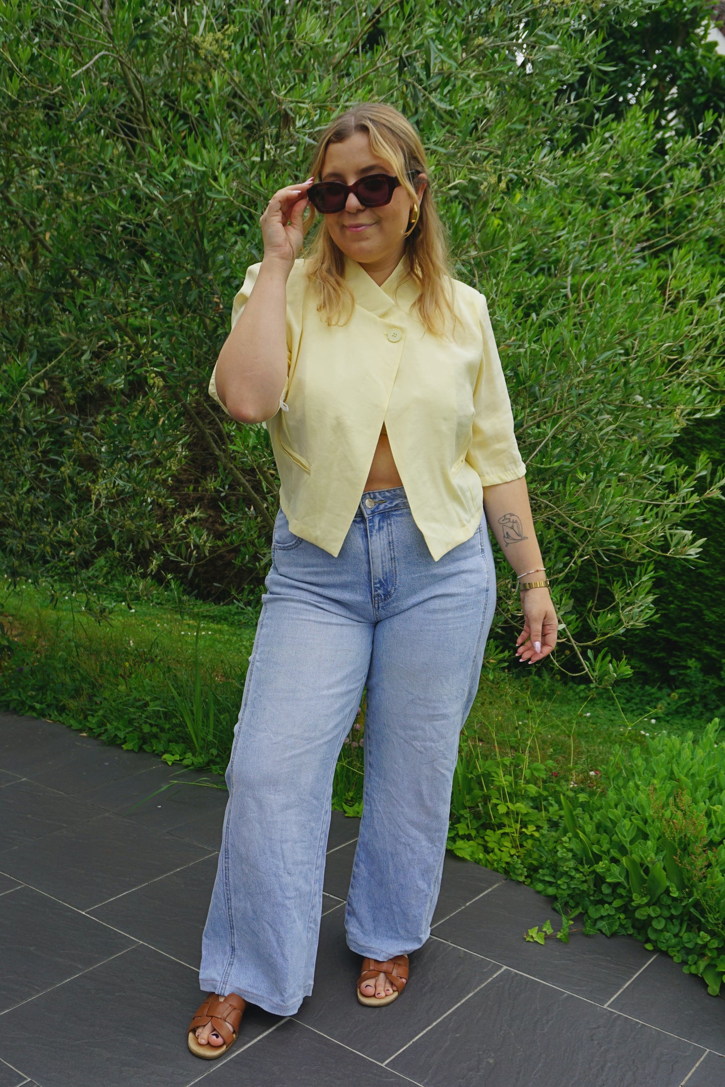 Top blazer court asymétrique jaune