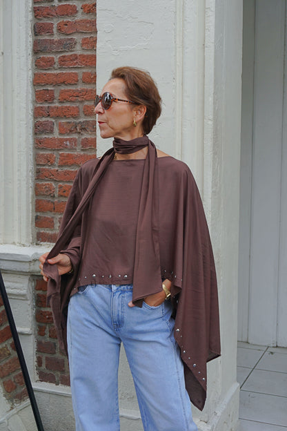 Top cape et écharpe marron clous