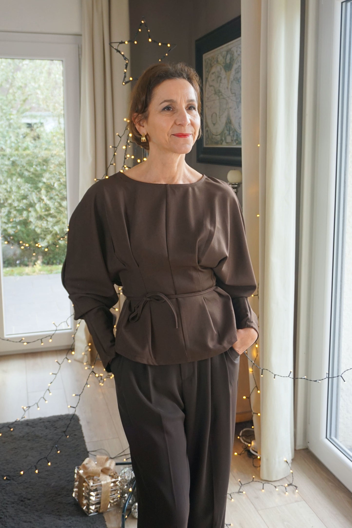 Top cintré à pinces marron chocolat