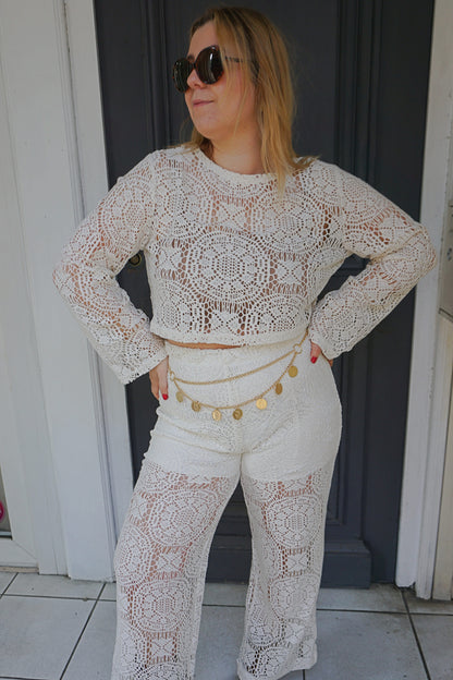 Top crochet crème manches évasées