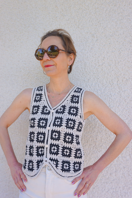 Top gilet crochet noir et crème