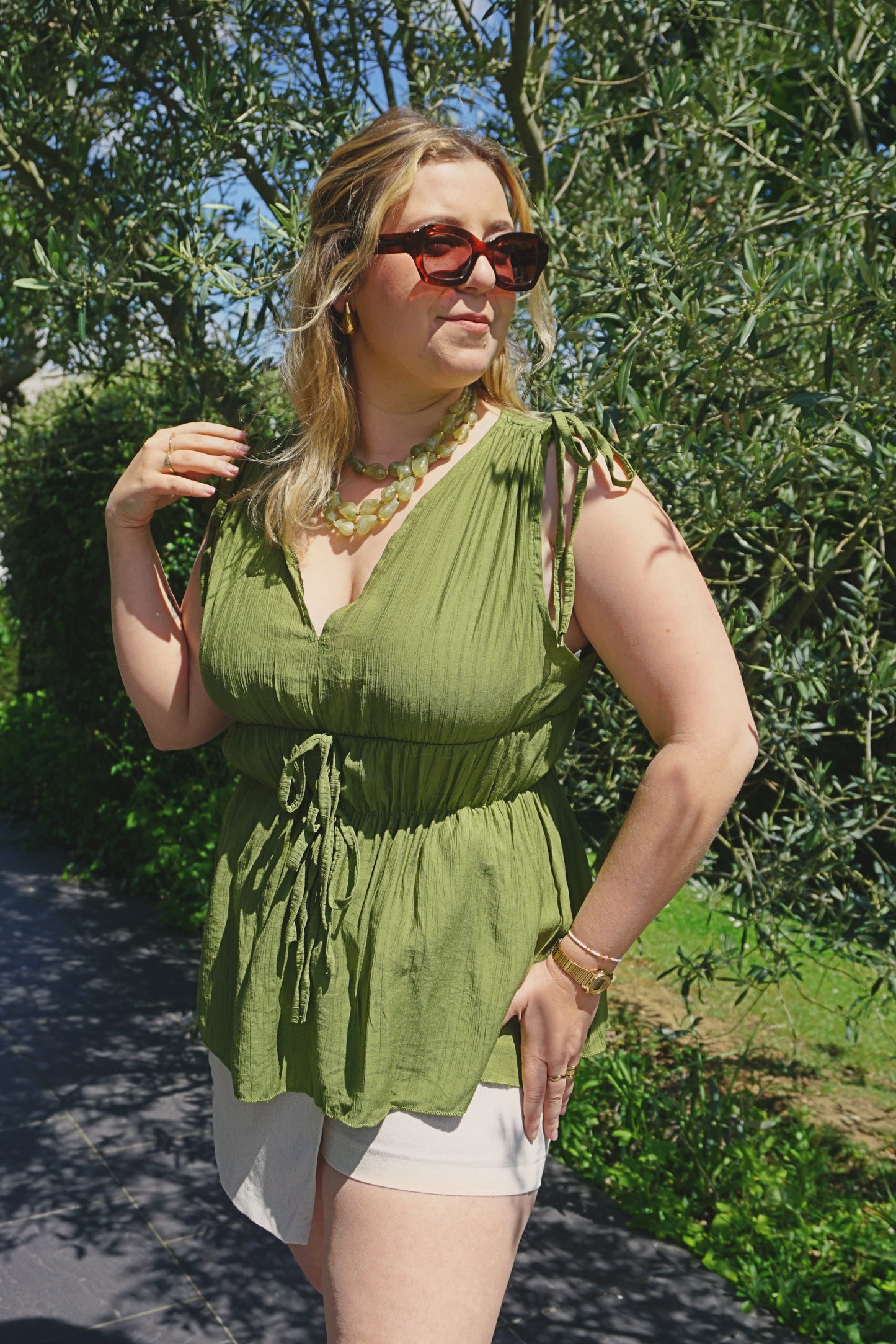 Top fluide smocké vert olive