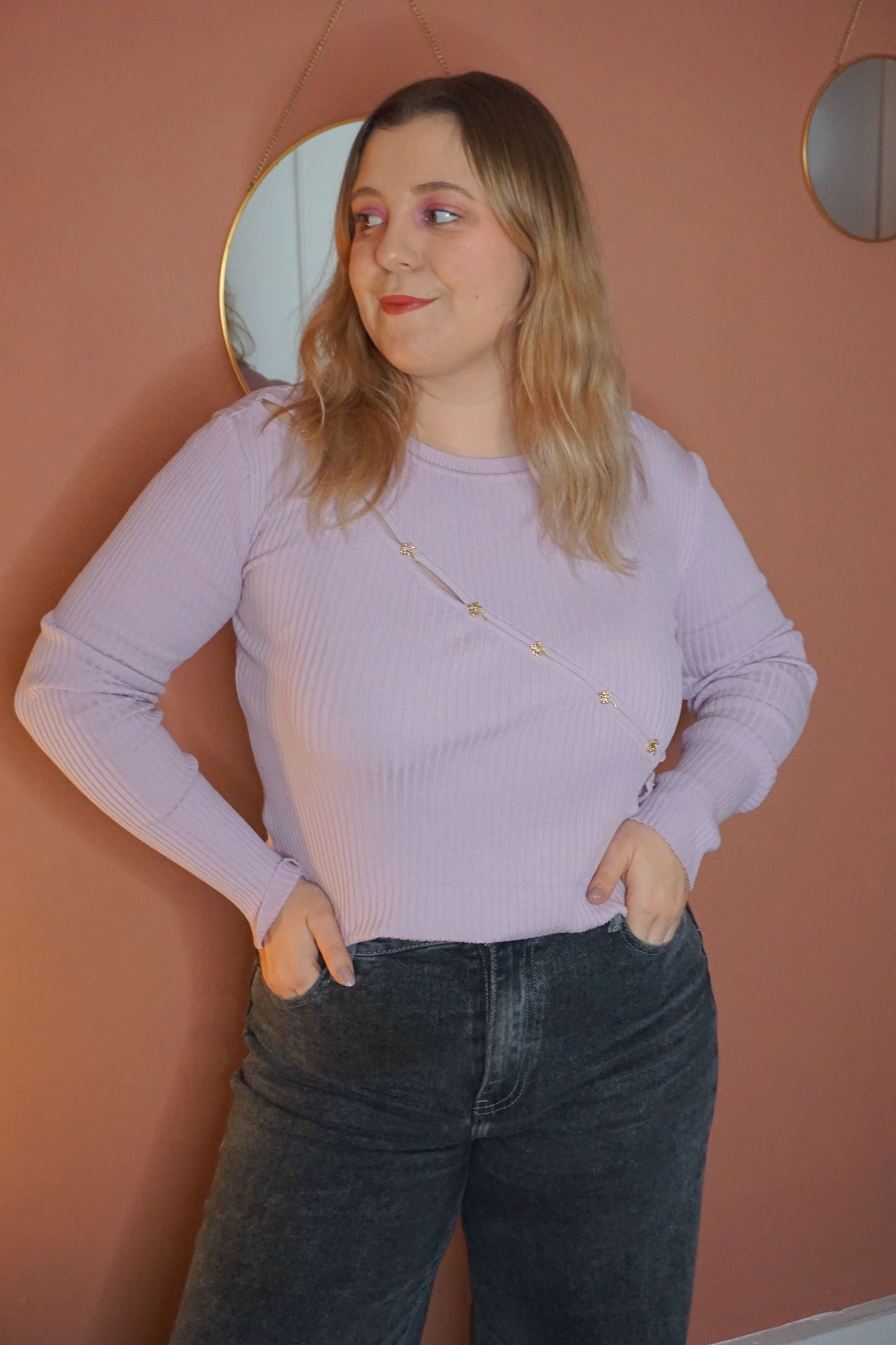 Top longsleeve lilas boutons palmiers dorés