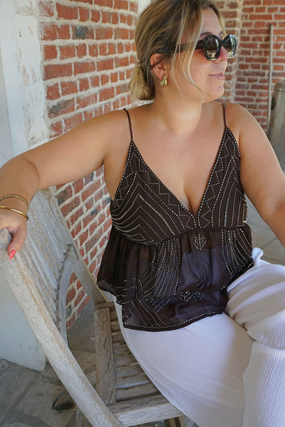 Top marron et perles fines bretelles