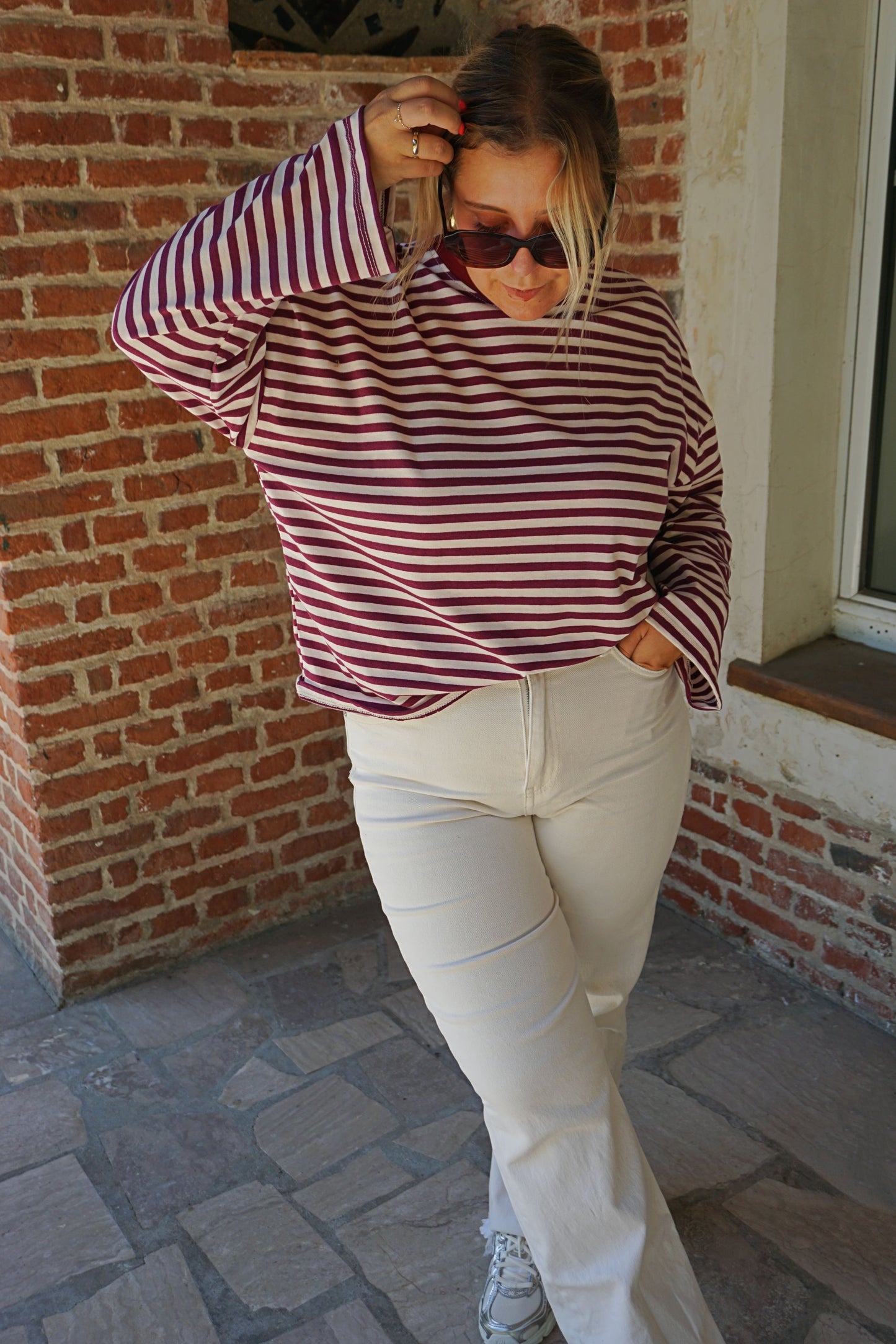 Top rayé bordeaux col rond