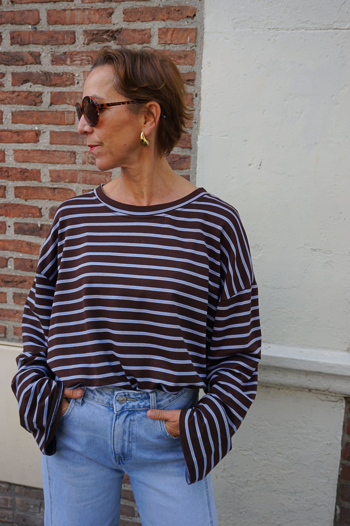 Top rayé marron et bleu