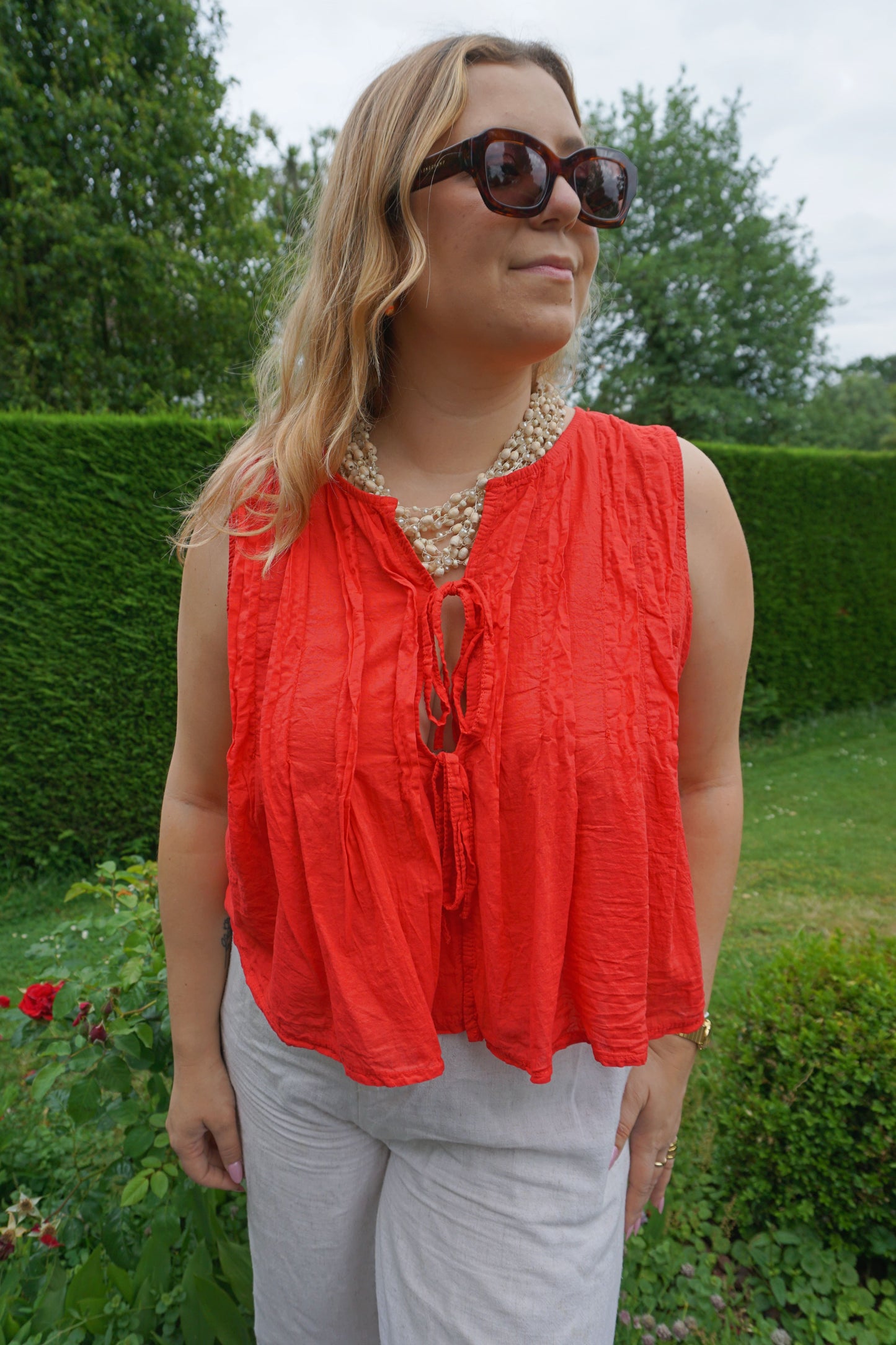 Top rouge nœuds coton