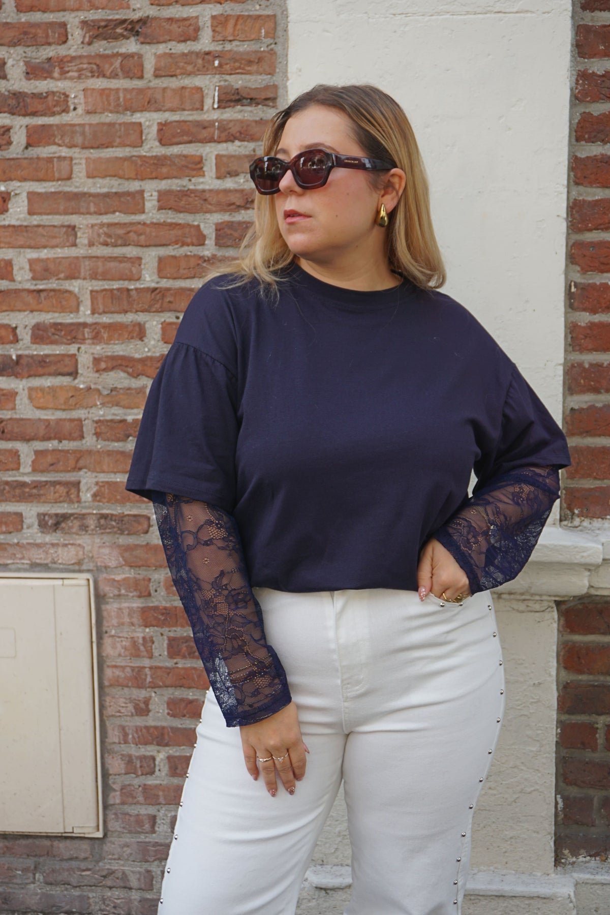 Top tee-shirt dentelle bleu marine