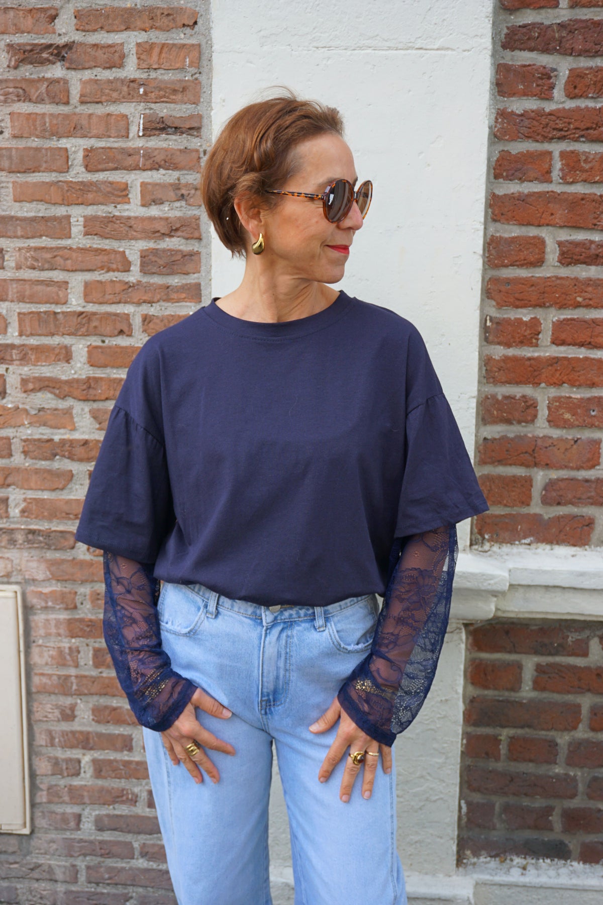 Top tee-shirt dentelle bleu marine