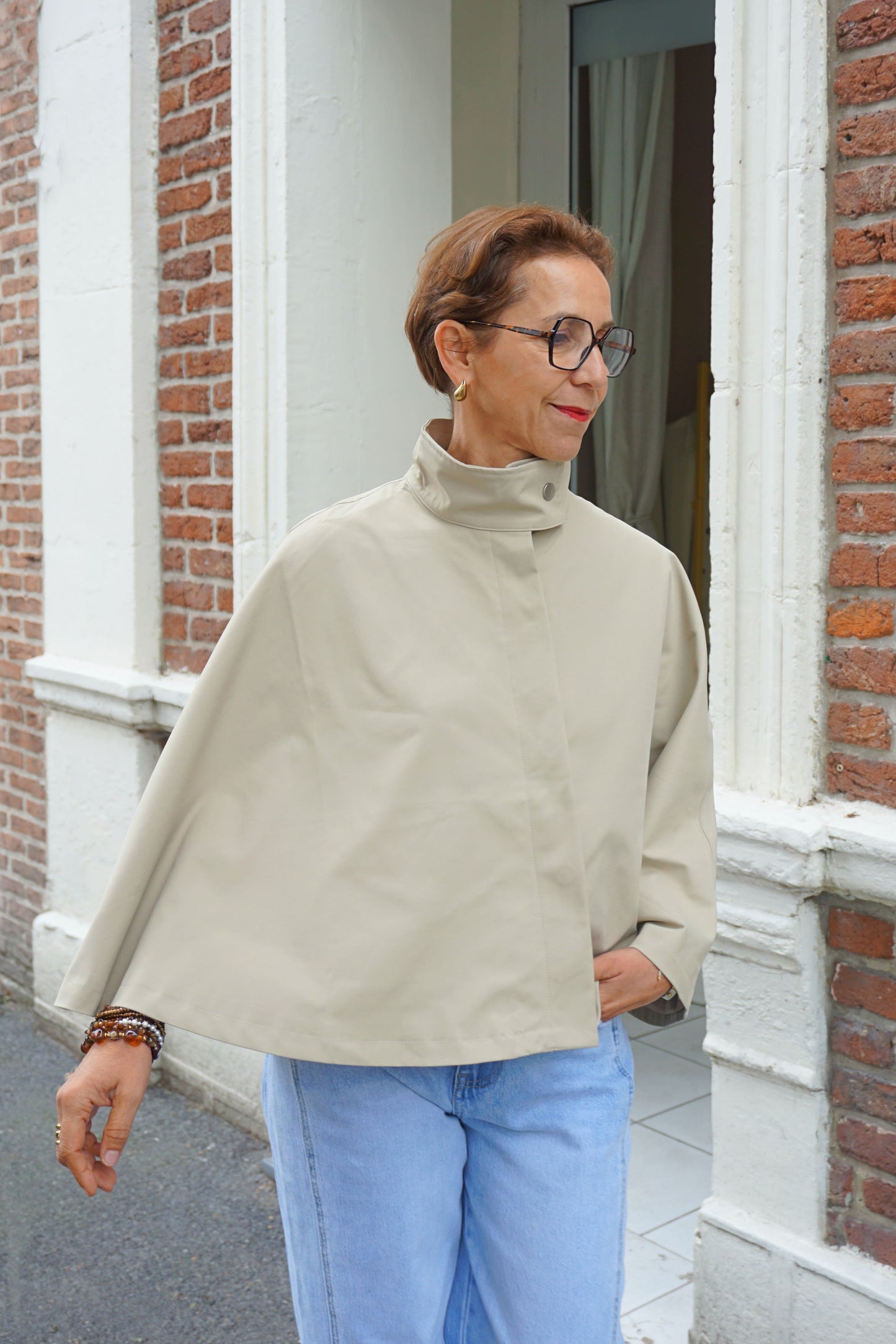 Trench style cape beige