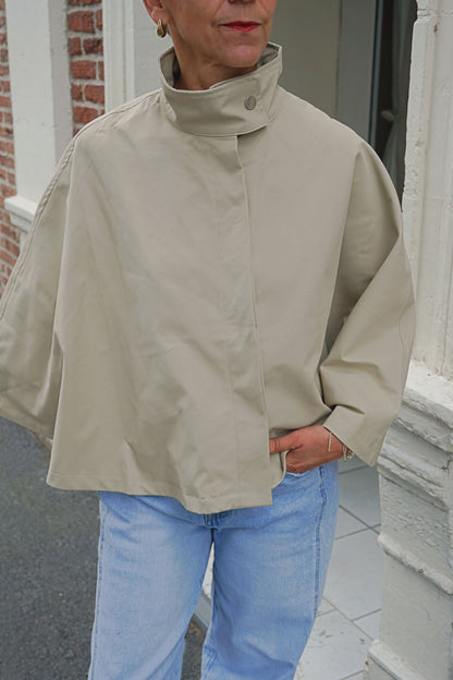 Trench style cape beige