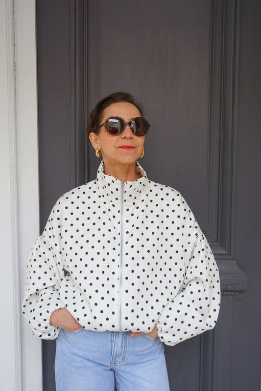 Veste blanche à pois