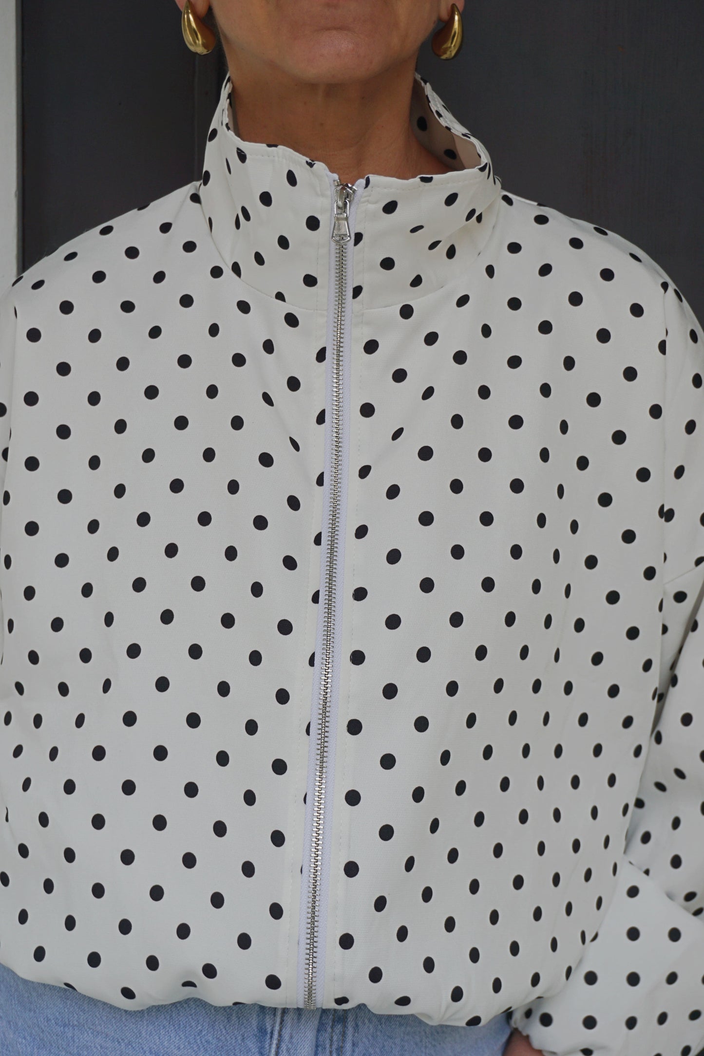 Veste blanche à pois