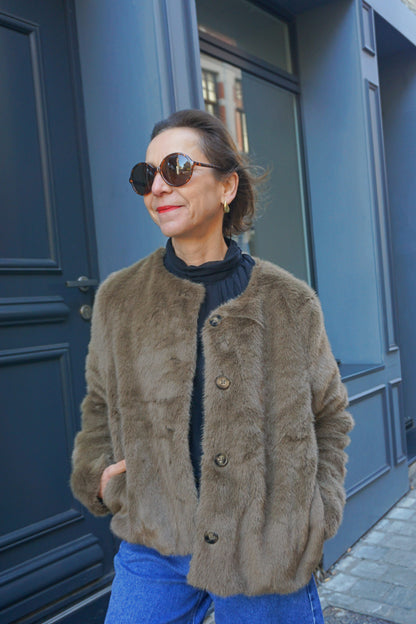 Veste fausse fourrure marron clair col rond