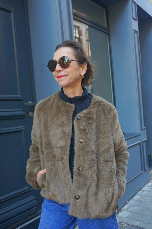 Veste fausse fourrure marron clair col rond