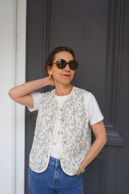 Veste matelassée boléro bleue à fleurs