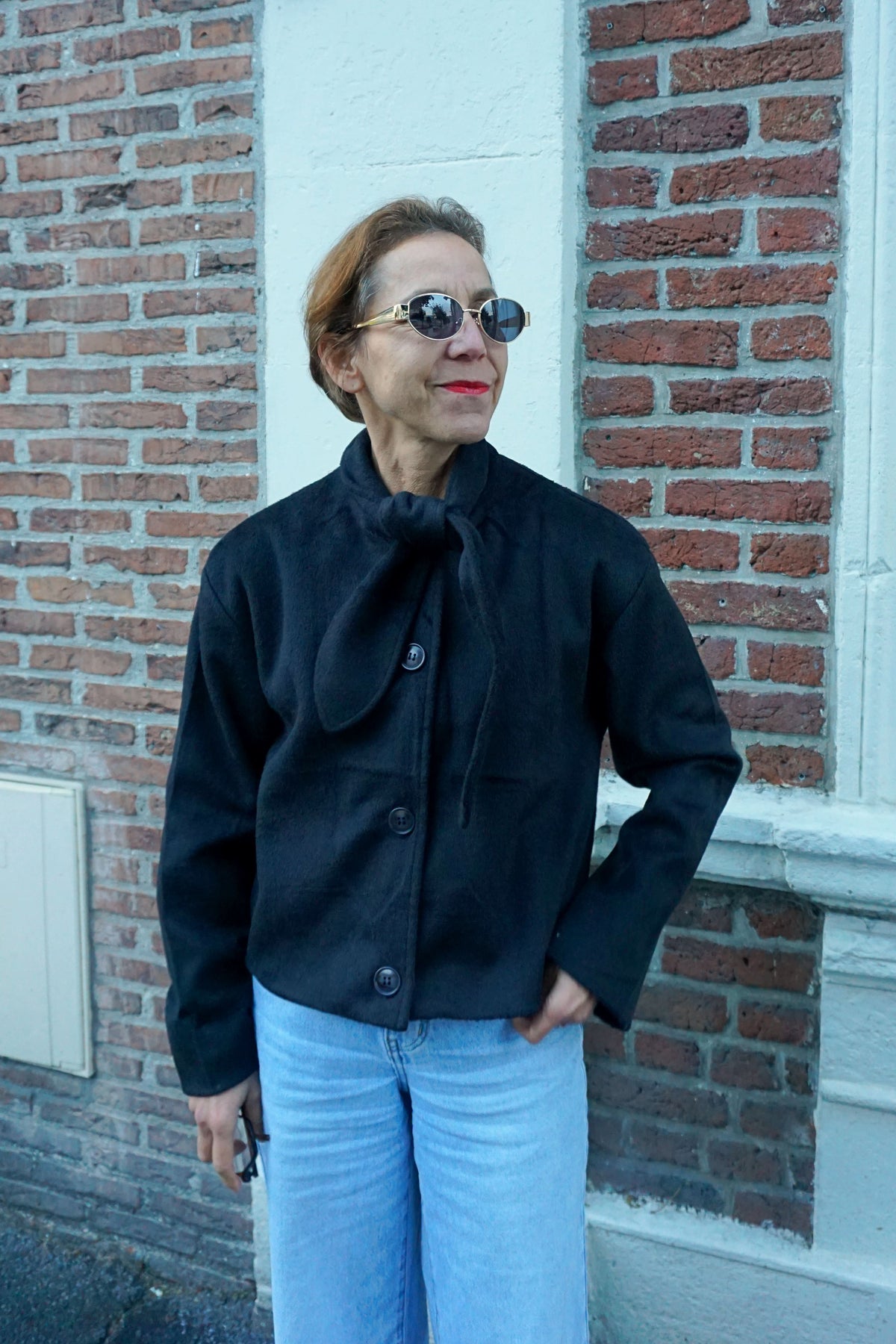 Veste noire douce à nouer écharpe